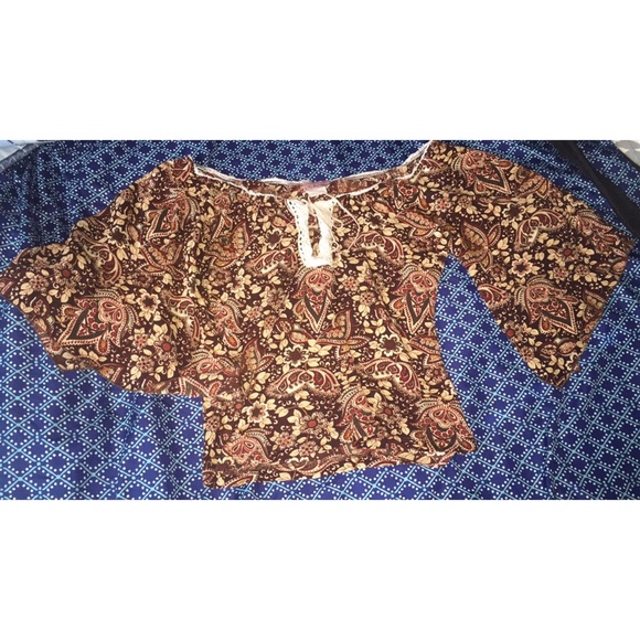 Tops - Picture 2 of 4